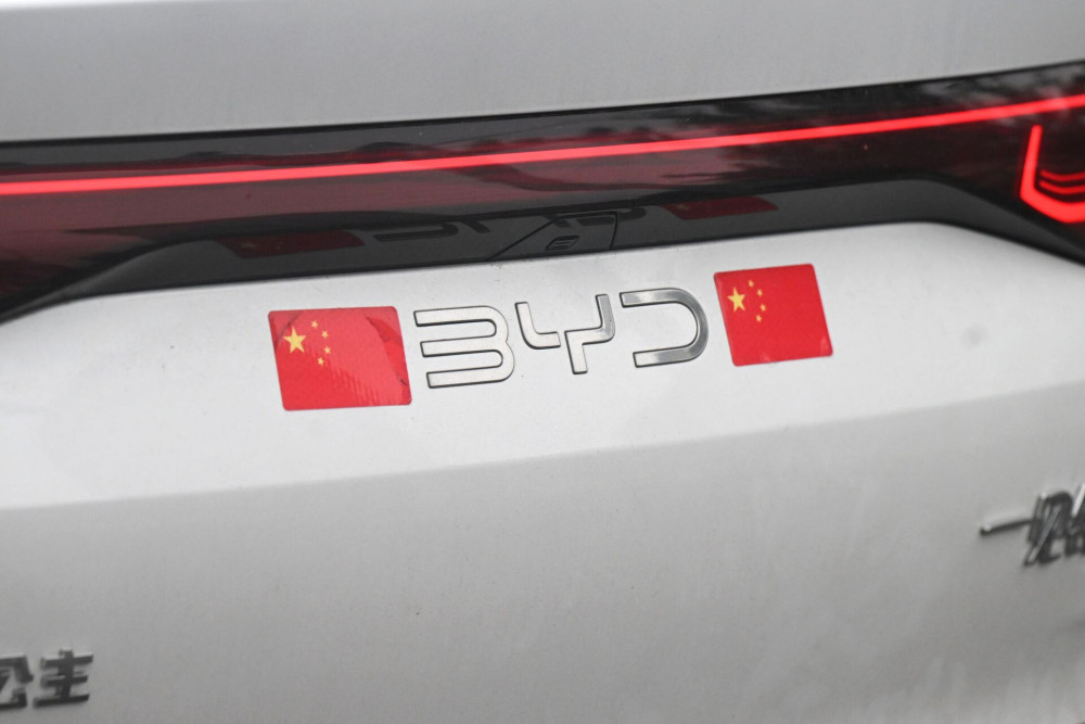 Σοκ στην κινεζική BYD: Φλόγες και πυκνοί καπνοί σε εγκαταστάσεις ηλεκτρικών οχημάτων (video)