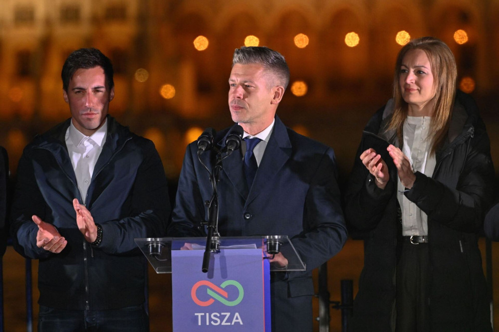 Ουγγαρία: ο Μαγιάρ αναστέλλει τη λειτουργία των κρατικών μέσων ενημέρωσης