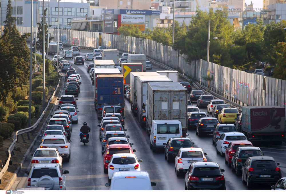 Κυκλοφοριακό και στάθμευση: ο καθημερινός Γολγοθάς των οδηγών στην Αττική