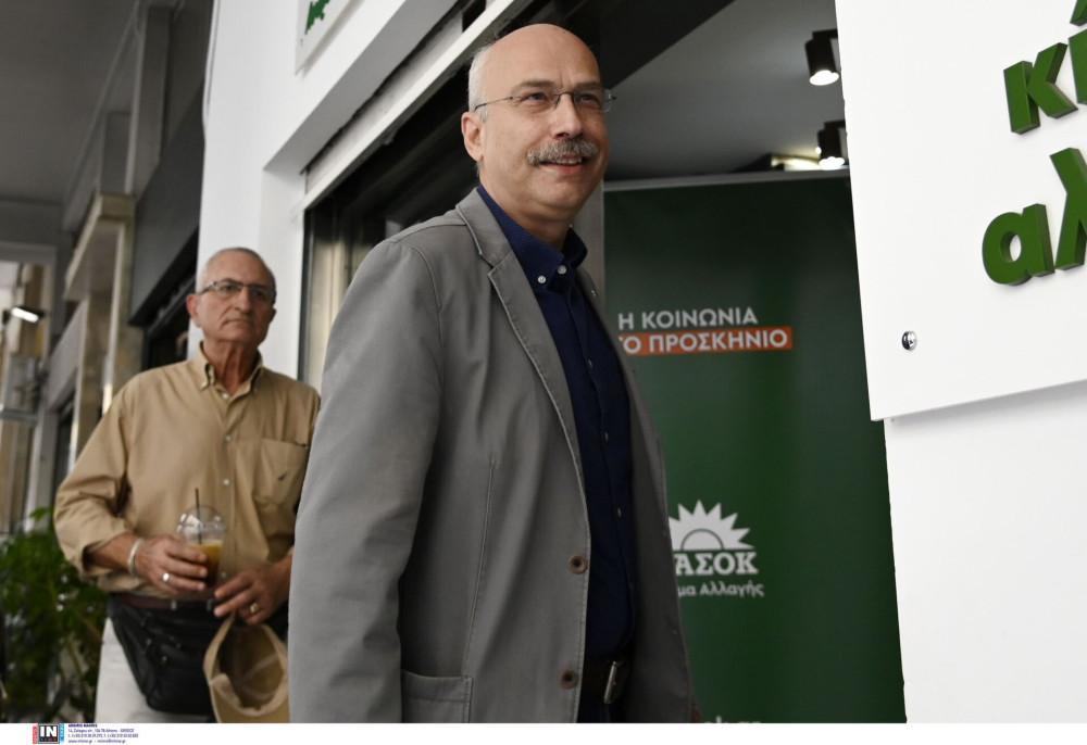 Κωμωδία: ο Μαργαρίτης του ΠΑΣΟΚ καλεί σε συλλαλητήριο για τα συνωμοσιολογικά σενάρια περί κατασκοπείας