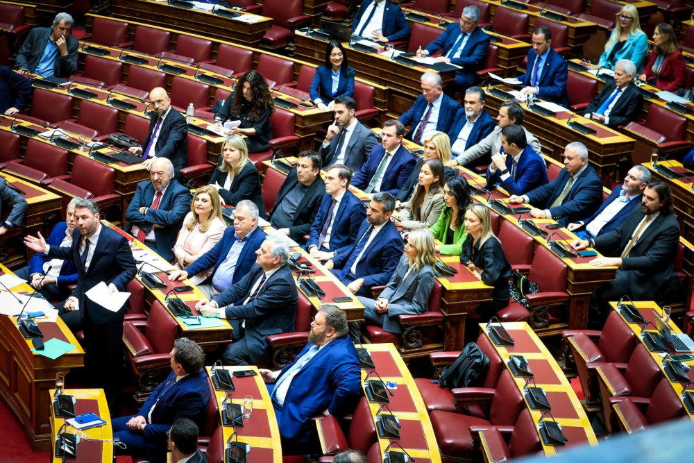 ΠΑΣΟΚ και «δημοκρατική» αντιπολίτευση: κρεσέντο λαϊκισμού με επίθεση στη Δικαιοσύνη