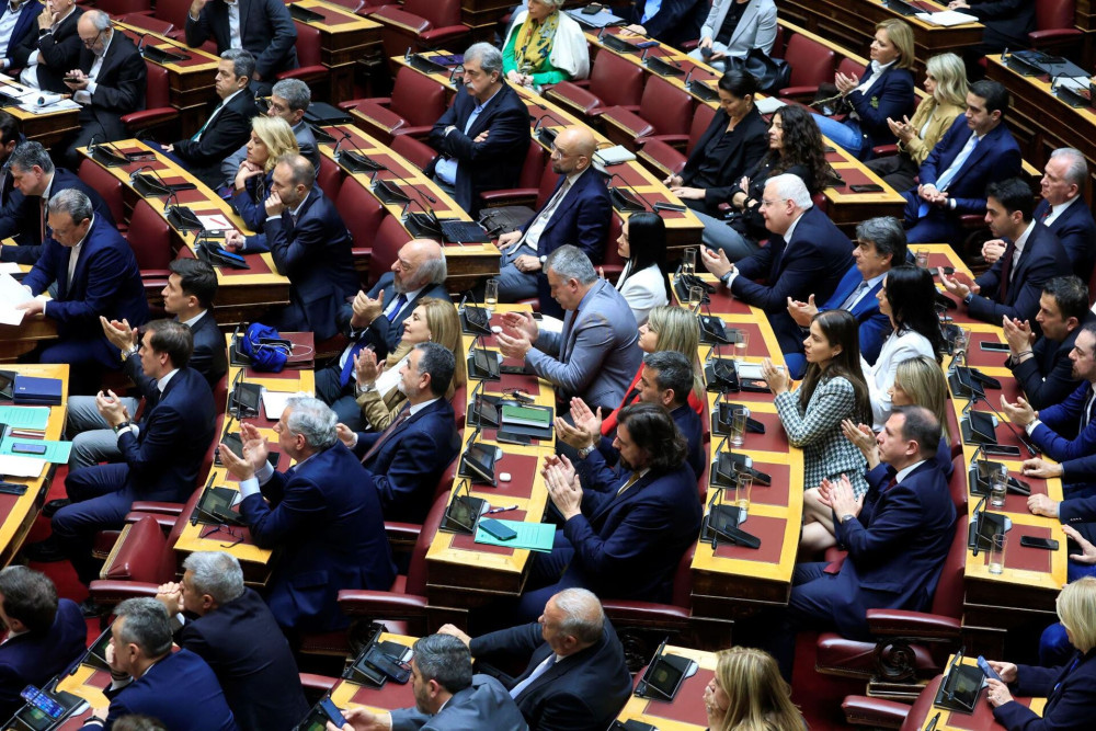 Ακατάλληλη λέξη για τη Βουλή η «συζήτηση»