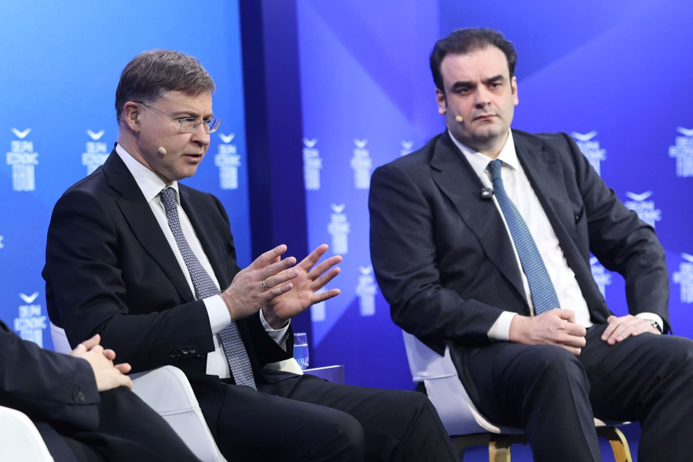 Η συζήτηση Ντομπρόφσκις-Πιερρακάκη στους Δελφούς: το σχέδιο της ΕΕ για την ενέργεια (video)