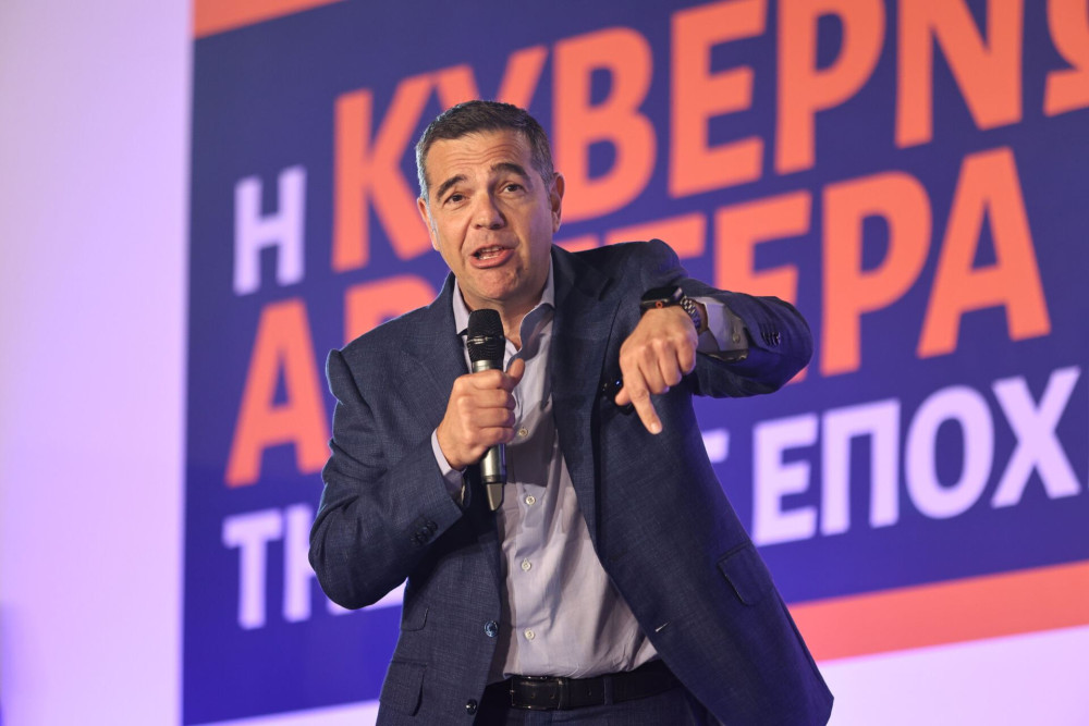 Θέατρο Ρεματιάς και πολιτική… επανάληψη: ο Αλέξης Τσίπρας ψάχνει «νέα εποχή» με τα πρόσωπα του χθες