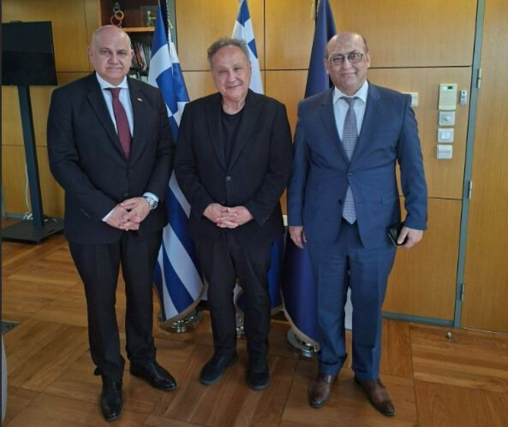 Συνάντηση του Στέλιου Αγγελούδη με τον πρέσβη της Αρμενίας