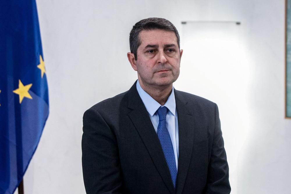 Γιώργος Μυλωνάκης: κρίσιμη, αλλά σταθερή η κατάστασή του - Παραμένει στη ΜΕΘ