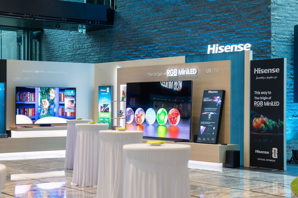 Η Hisense παρουσιάζει τη σειρά τηλεοράσεων RGB MiniLED 2026 στα γραφεία της FIFA