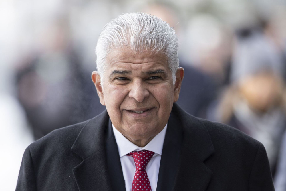 Στην Ελλάδα ο ΠτΔ Παναμά μετά από πρόσκληση Τασούλα