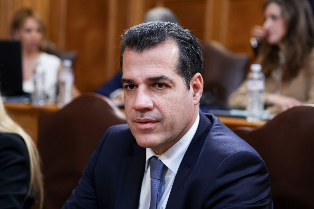 Θάνος Πλεύρης: Συνταγματική η υποχρεωτική εγγραφή των ΜΚΟ στο Μητρώο του υπουργείου Μετανάστευσης