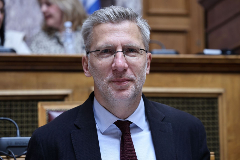 Συνάντηση Άκη Σκέρτσου - Μάικλ ΜακΓκραθ: Η Ελλάδα «ανεβαίνει βαθμίδες» στο Κράτος Δικαίου