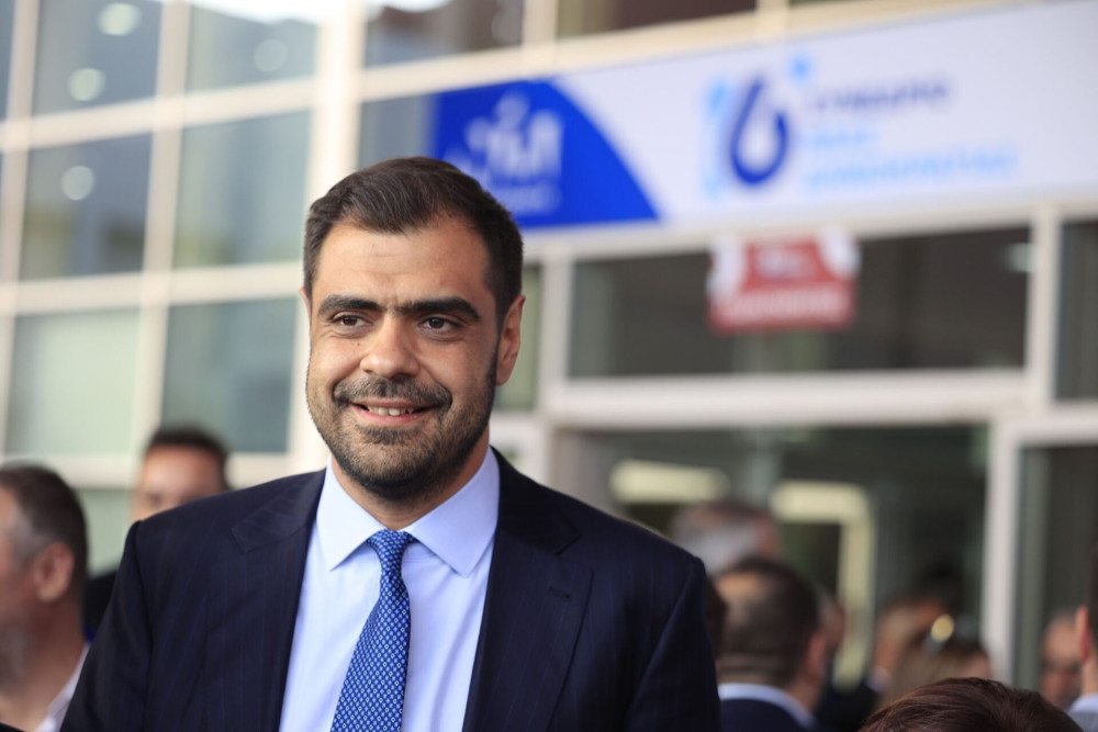 «Σκιά όταν τη χρειάζεσαι...» - Η φωτογραφία του Παύλου Μαρινάκη με τον γιο του για την Ημέρα του Πατέρα