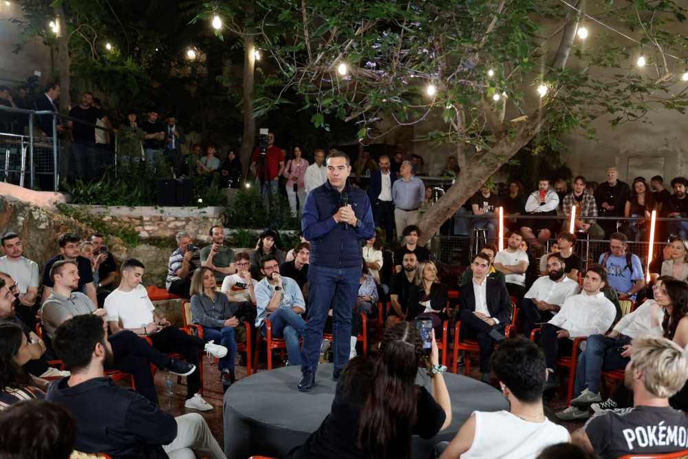 Το «Μανιφέστο» προτείνει ονόματα για το κόμμα Τσίπρα: Go back, Νταούλια, Ψαλίδι
