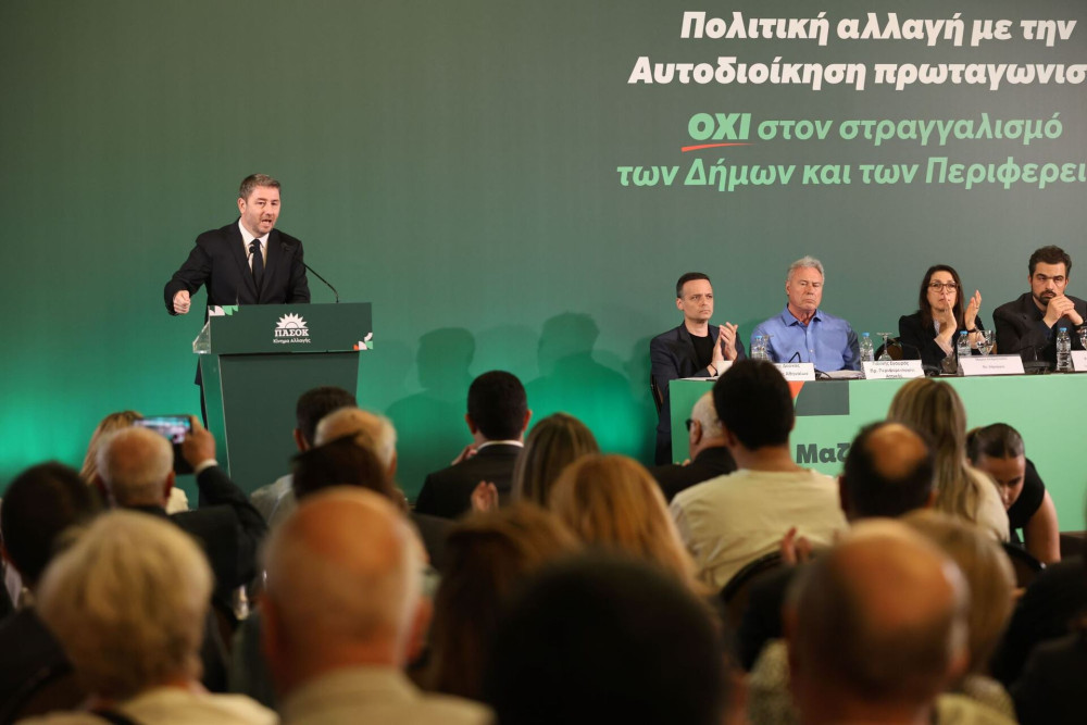 Το πρόβλημα δεν το έχει το... κοινό, αλλά η «παράσταση» και ο «θίασος», σύντροφοι