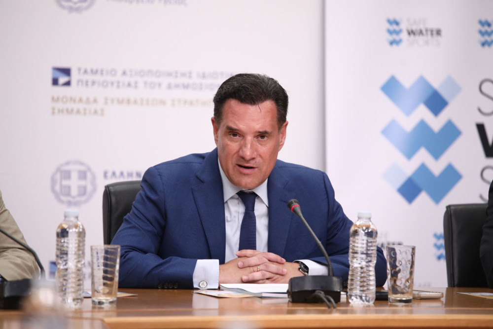 Άδωνις Γεωργιάδης: «Συναγερμός» για τους πνιγμούς - SMS και email σε όλους τους άνω των 60 για ασφάλεια στη θάλασσα (video)