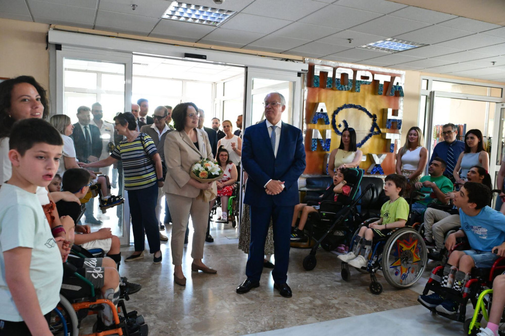 Επίσκεψη Κωνσταντίνου Τασούλα στην Εταιρεία Προστασίας Σπαστικών «Πόρτα Ανοιχτή»