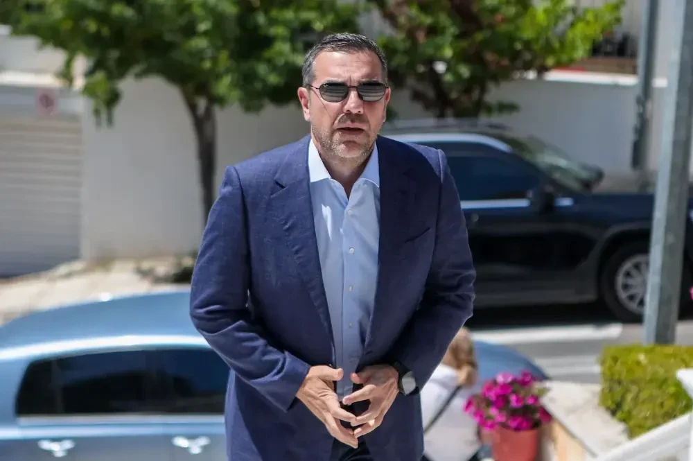 Απίστευτος Σαουλίδης: Θεσμικό ο Τσίπρας να διαβάζει υποκλοπές της ΕΥΠ ως πρωθυπουργός (video)