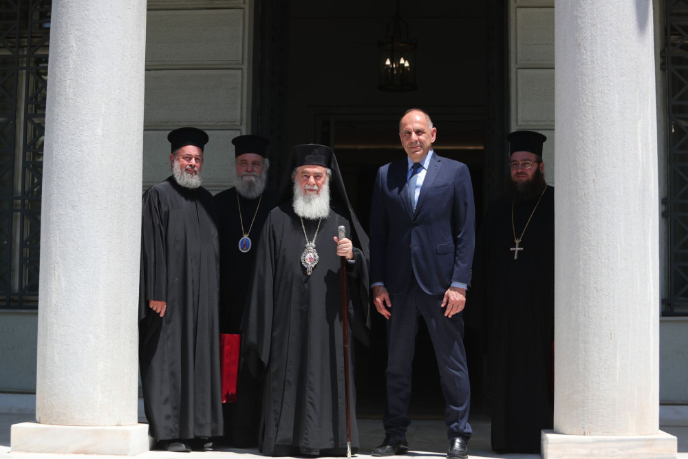 Ο Γιώργος Γεραπετρίτης συναντήθηκε με τον πατριάρχη Ιερουσαλήμ και πάσης Παλαιστίνης Θεόφιλο Γ' (photos)