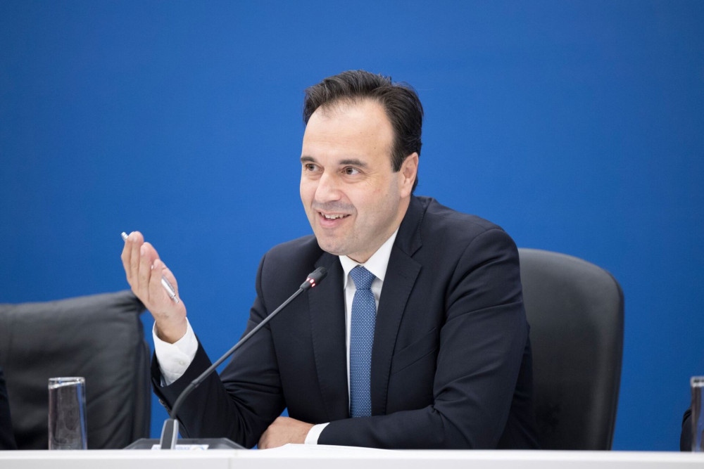 Δημήτρης Παπαστεργίου: 843 έξυπνες διαβάσεις έξω από σχολεία για την ασφάλεια των παιδιών