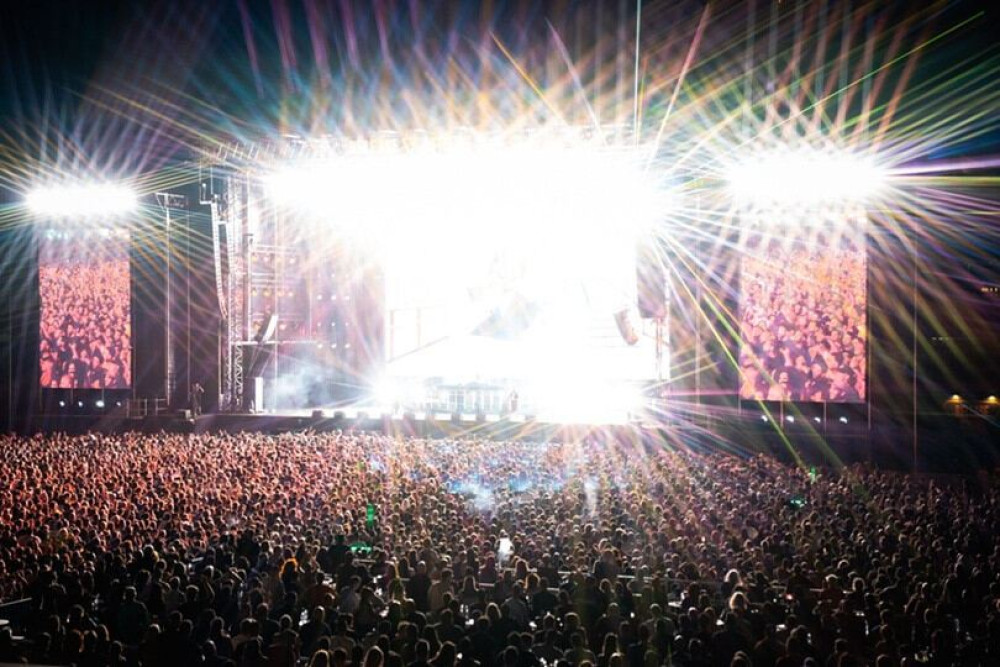 Τα Ημισκούμπρια επέστρεψαν με ένα sold out reunion στη σκηνή του Release Athens Festival (video)