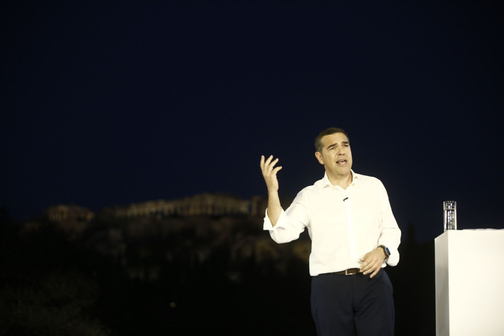 Ο Τσίπρας «γιορτάζει» με την ΕΛΑΣ το κλείσιμο των τραπεζών από τον ΣΥΡΙΖΑ