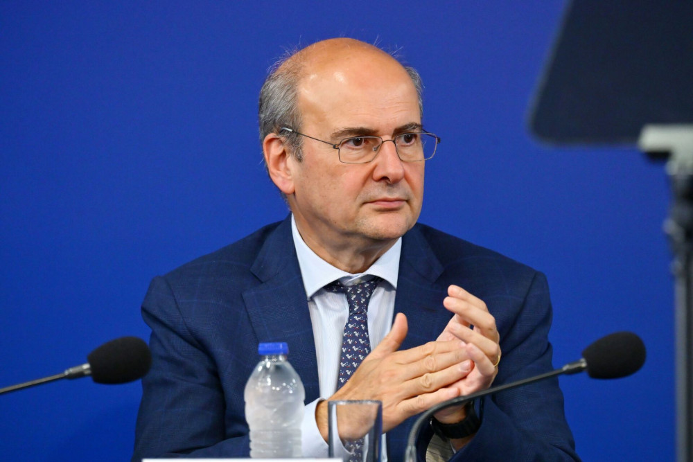 Κωστής Χατζηδάκης: Δεν μπορεί να αστειεύεσαι με τις μολότοφ - Η επίθεση στον Τσίπρα