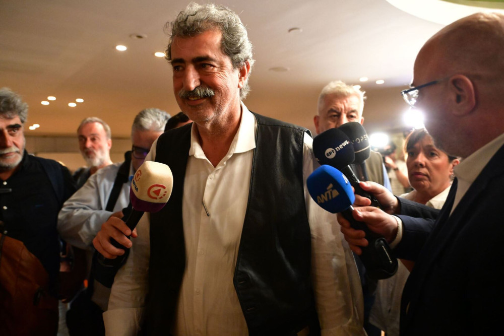 Πολάκης: καλεί σε ανταρσία μετά το ξήλωμα Παππά και Ζαχαριάδη