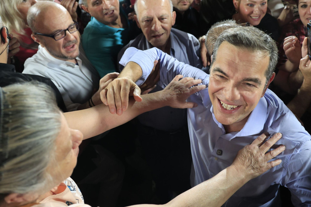 Ο Τσίπρας ξαναβρήκε τον εχθρό του: τον «πλούτο» και την παλιά συνταγή που δεν άλλαξε ποτέ