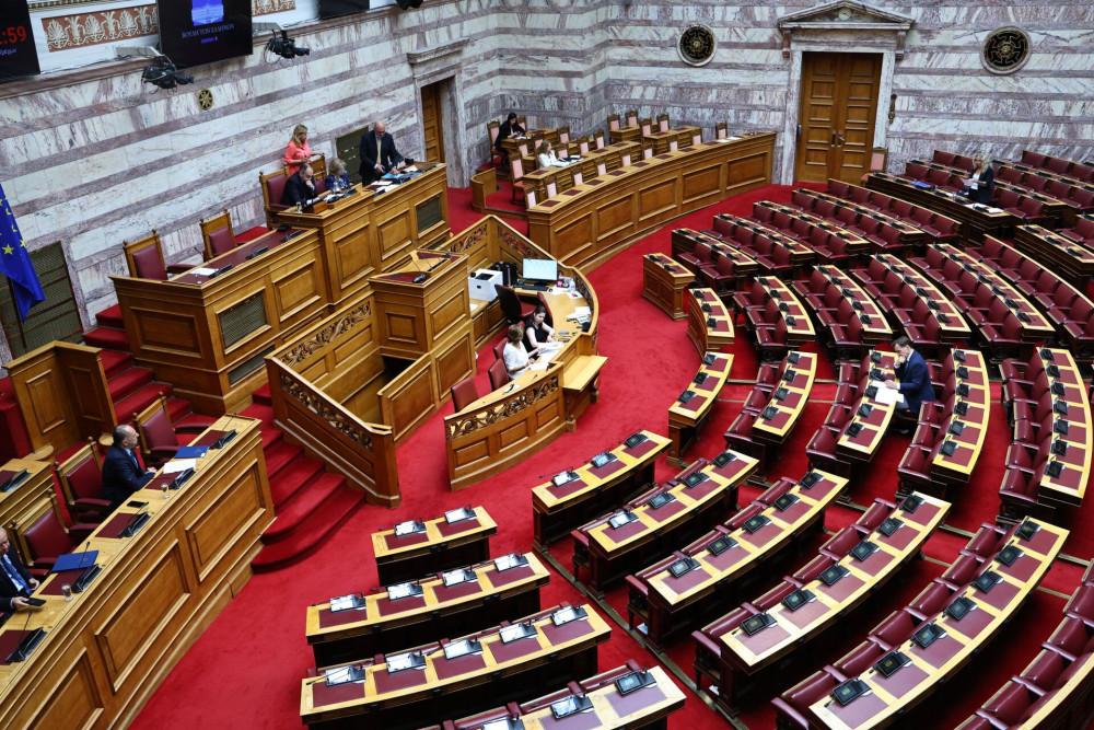 Εύχονται ακυβερνησία και πετάνε απειλές για ειδικά δικαστήρια
