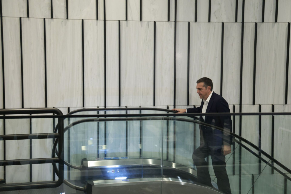 O νονός των capital controls: έντεκα χρόνια μετά την καταστροφή ο Τσίπρας επέστρεψε ίδιος και χειρότερος