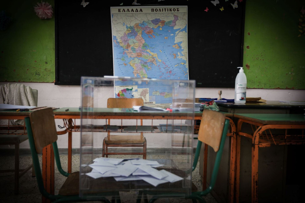 Metron Analysis: Πάνω από το 30% η ΝΔ, στις 14,4 μονάδες η διαφορά από την ΕΛ.Α.Σ.