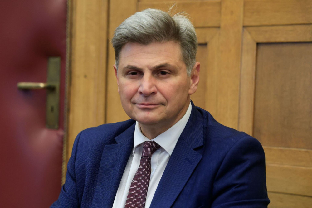 Δημήτρης Οικονόμου σε Νικόλα Φαραντούρη: Παίξτε μουσική, μην κάνετε πολιτική (video)