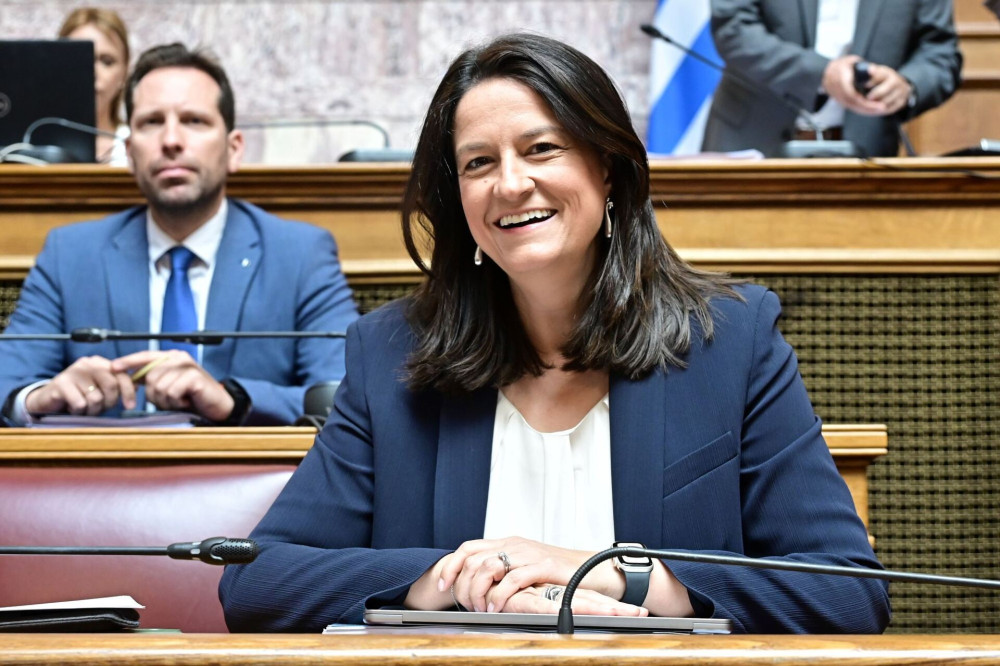 Νίκη Κεραμέως: «Η Ελλάδα σε περιμένει πίσω» - Επόμενη στάση του ReBrain Greece στο Μόναχο (video)