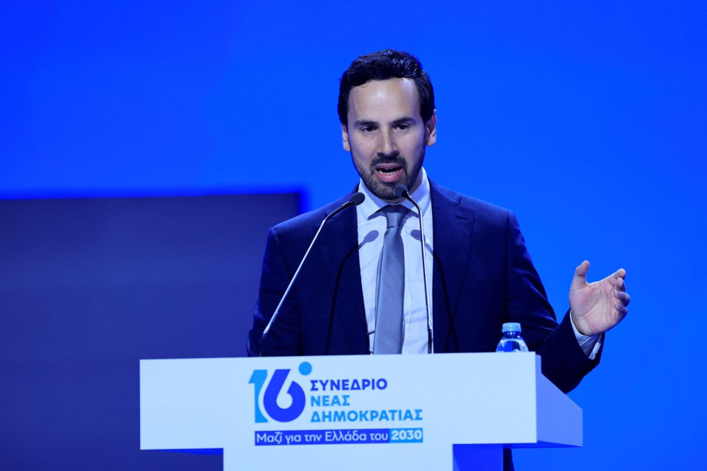 Νίκος Ρωμανός λάβρος κατά Αλέξη Τσίπρα: Παγκόσμιας εμβέλειας ηγέτης, που έχει χάσει τα μισά του ποσοστά; (video)
