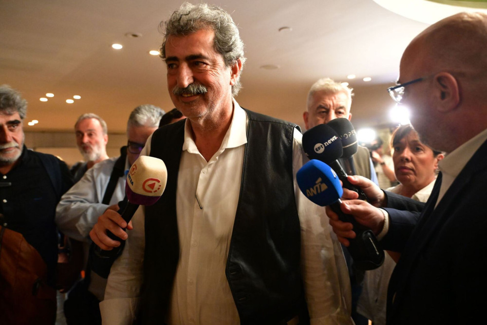 Εκτός ελέγχου ο Πολάκης: Επειδή παραιτήθηκε ο Τσίπρας, πρέπει το σύμπαν να κατεβάσει τα παντελόνια του; (video)