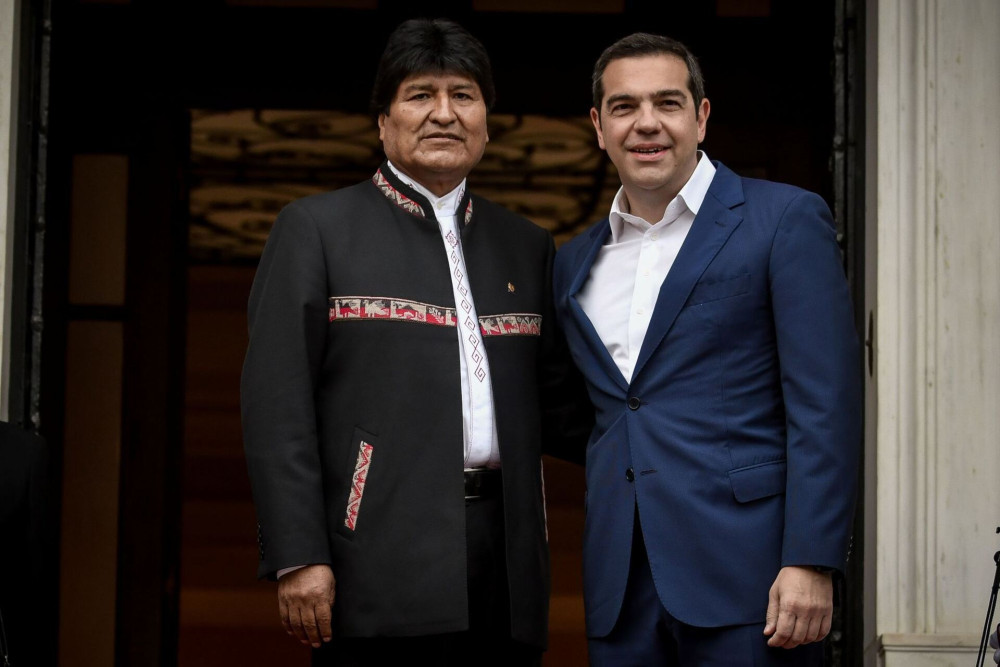 Τσίπρας όπως Μοράλες: διέλυσε το κόμμα του και… επέστρεψε στον λαό!
