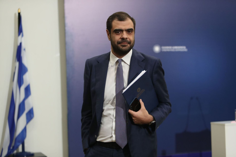 Από ταυτότητες μέχρι «Οδύσσεια» είχε το «μπρίφινγκ» Μαρινάκη για τους πολίτες (video)