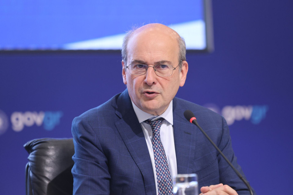 Κωστής Χατζηδάκης: Επειδή η ΔΕΗ σώθηκε το 2019, μπορεί σήμερα να στηρίζει τους καταναλωτές