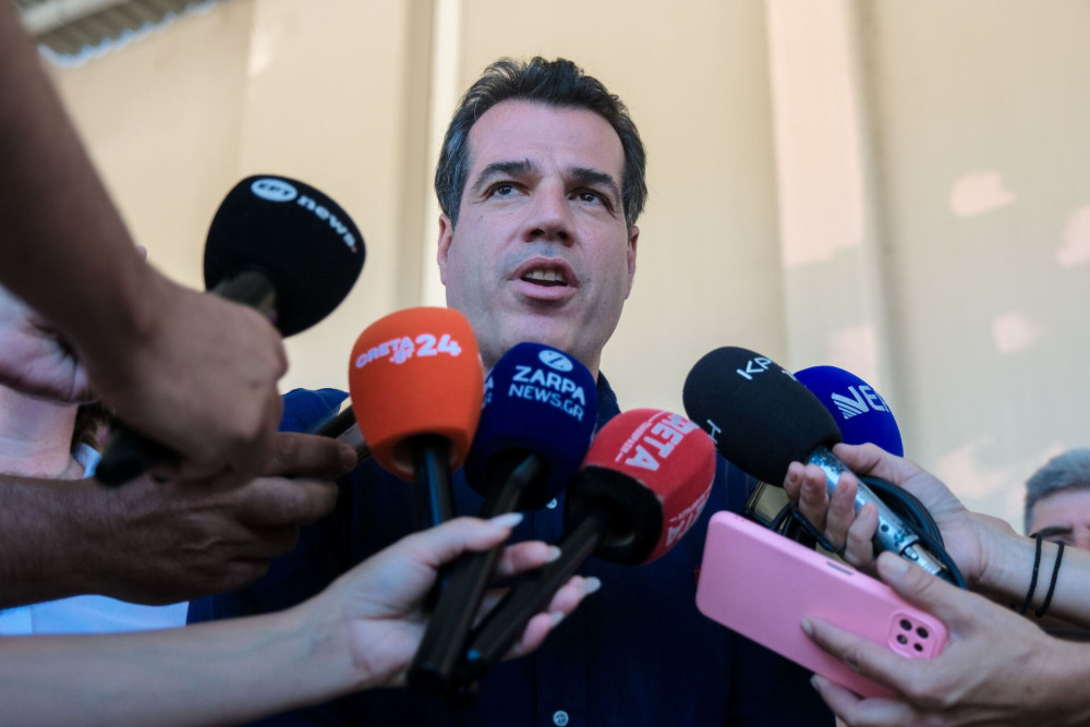 Θάνος Πλεύρης: «Να θυμηθούμε τι έγινε το 2015» - Αιχμηρή ανάρτηση κατά Τσίπρα για τη Λέσβο