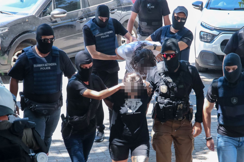 Στην ανακρίτρια οι κατηγορούμενοι για τη φονική επίθεση στο σπίτι της οικογένειας Νέστορα