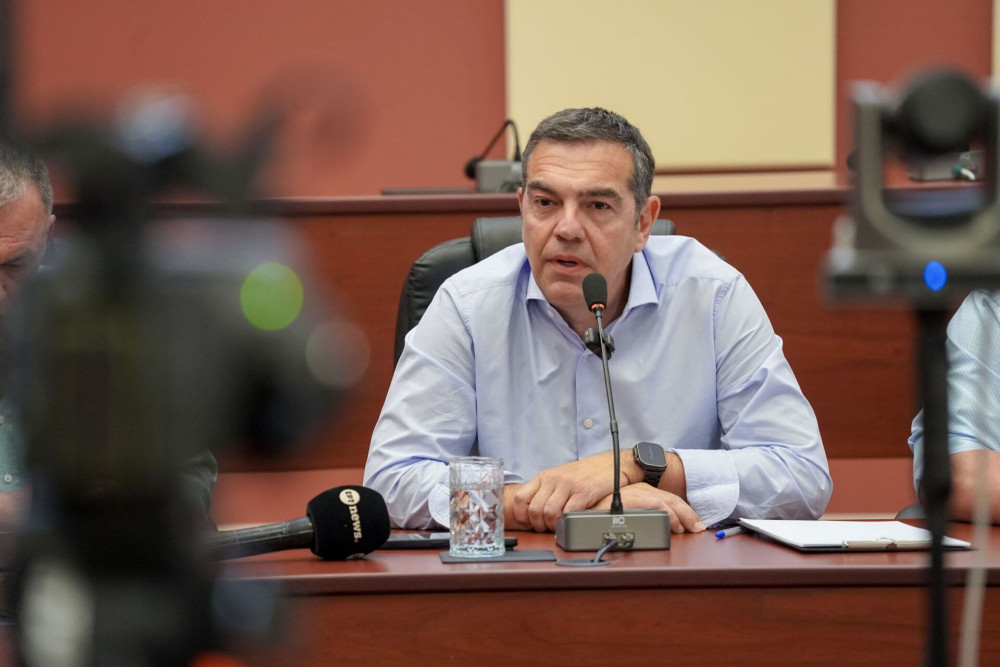 Ο Τσίπρας «γιόρτασε» στη Λέσβο την επέτειο του τρίτου μνημονίου με νέες υποσχέσεις