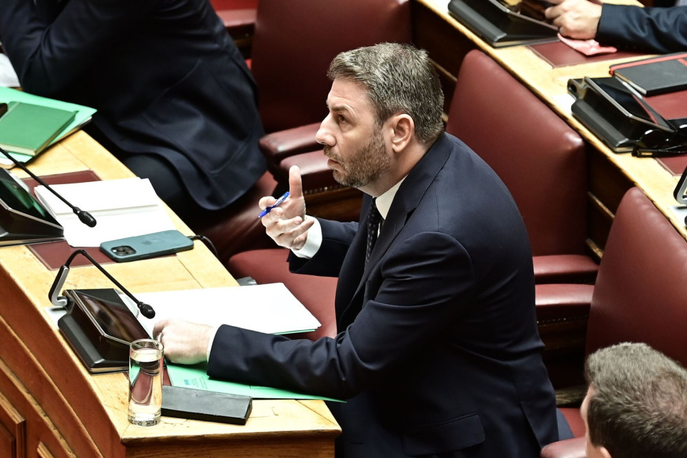 Ο Ανδρουλάκης σε περιδίνηση: ψάχνει ανεξάρτητους βουλευτές ανεξαρτήτως προέλευσης