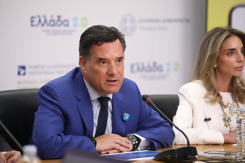 «Γιατί τον Μαζωνάκη και όχι τον Γεωργιάδη» - Η απάντηση του υπουργού Υγείας