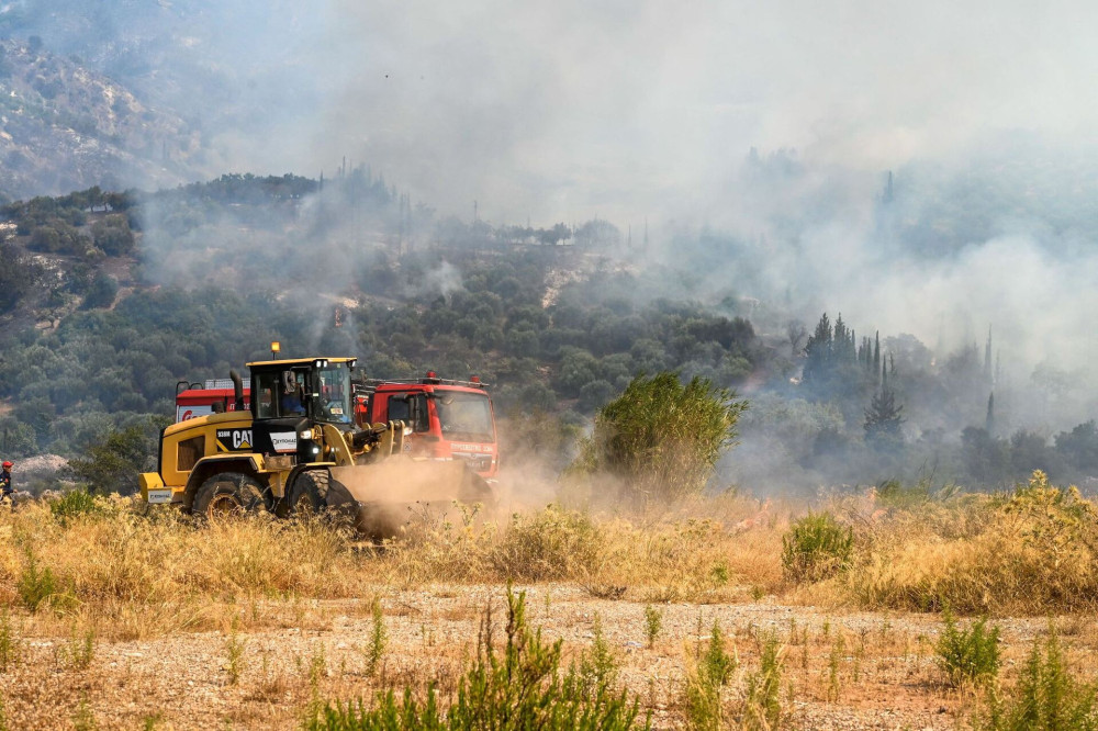Φωτιές: τέσσερις συλλήψεις σε Αθήνα, Καλαμάτα, Εύβοια και Χίο