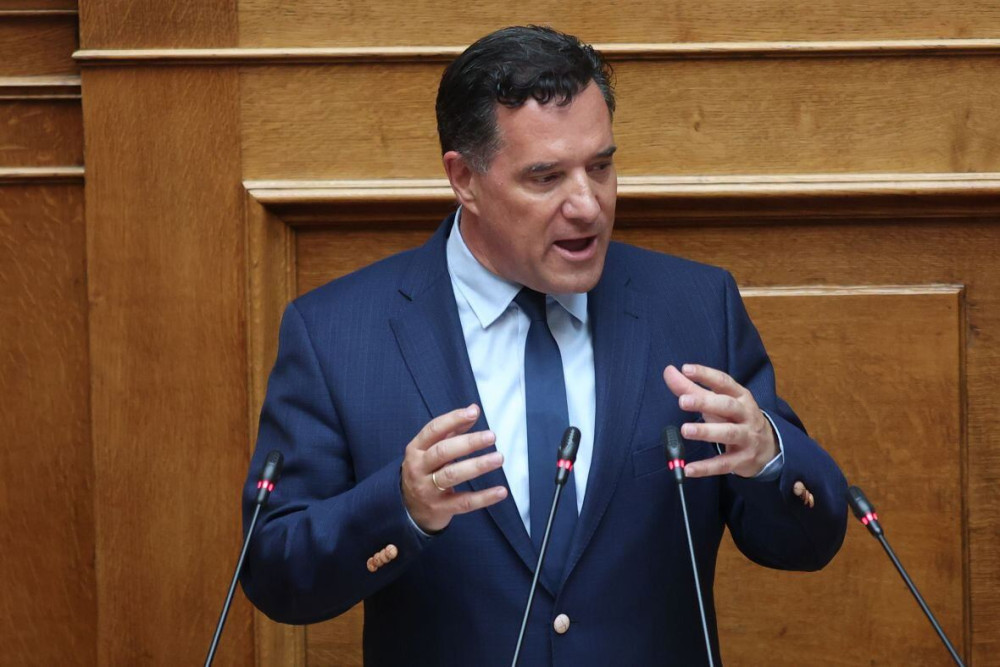 Άδωνις Γεωργιάδης: επικαλείται ρεπορτάζ του «Μανιφέστο» για τα σπιτάκια ανακύκλωσης - «Πού είναι το σκάνδαλο;»