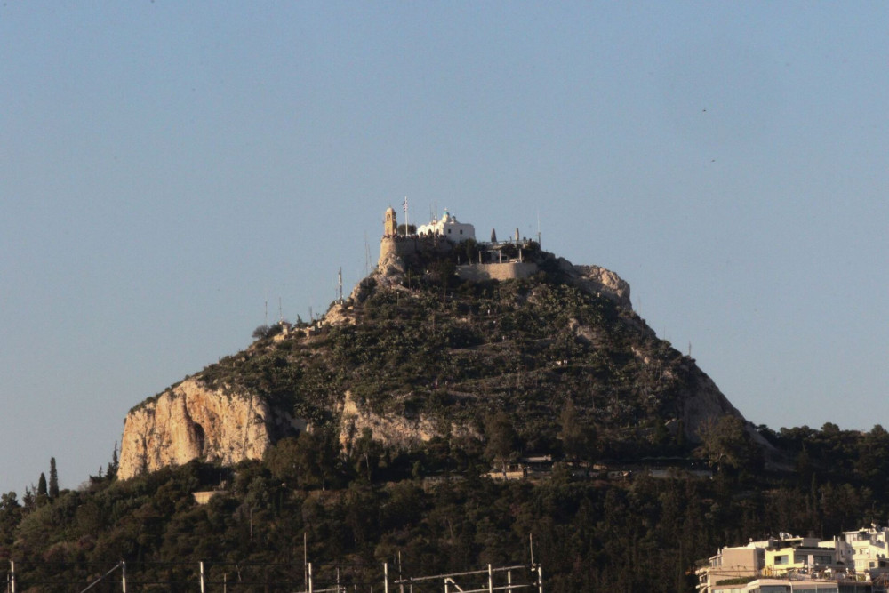 Καύσωνας στην Αθήνα: κλειστός ο Λυκαβηττός και μέτρα προστασίας