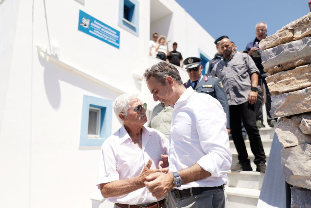 Ο Κυριάκος Μητσοτάκης επισκέφτηκε στο Αγαθονήσι την κ. Μαρουδιώ, ηλικίας 102 ετών