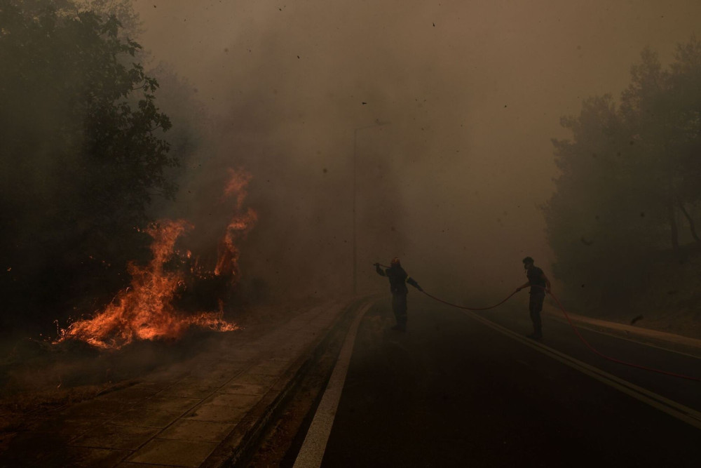 Το ετήσιο ραντεβού με τις φωτιές