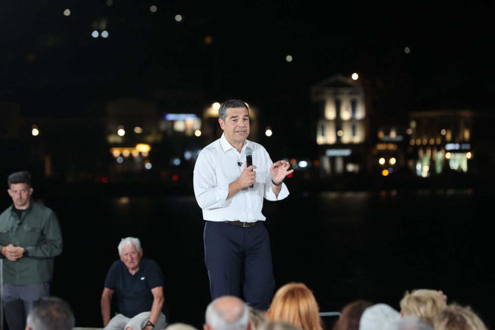 Μοιράζει πάλι σανό ο Αλέξης Τσίπρας