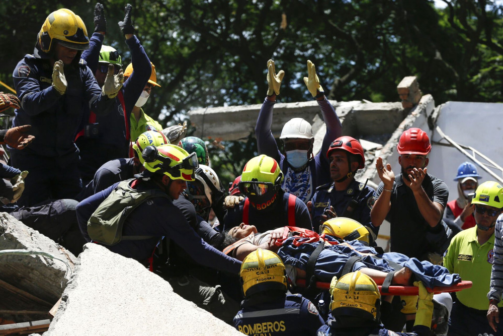Κολομβία: Μάχη με τον χρόνο στα συντρίμμια μετά τον σεισμό των 7,4 Ρίχτερ (video)