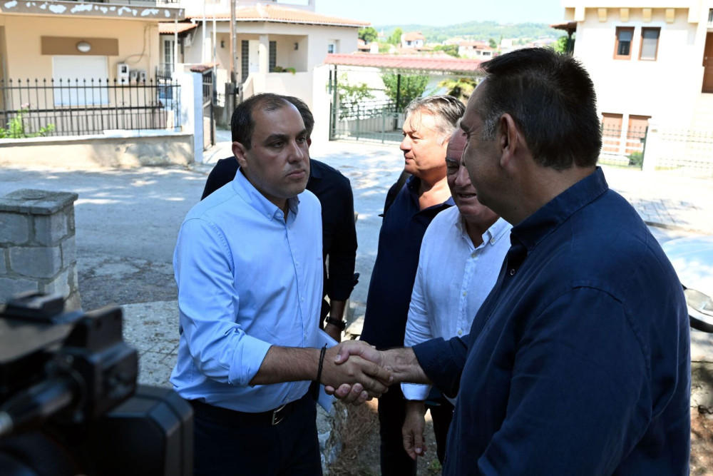 Χαλκιδική: 3,5 εκατ. για την αποκατάσταση μετά τις φωτιές - Τι ανακοίνωσαν Κατσαφάδος και Σχοινάς